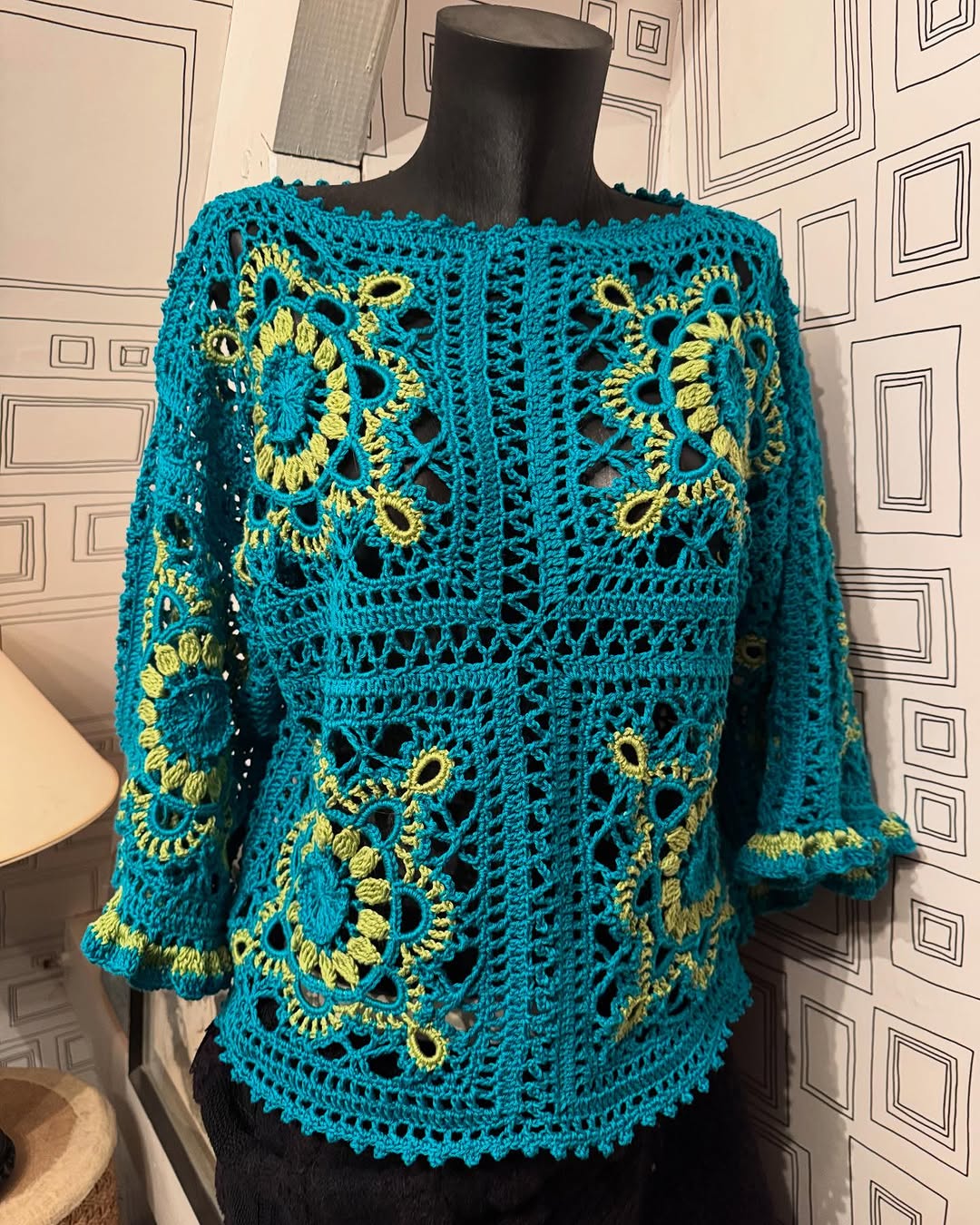 Clas Top – Granny Square Crochet Pattern