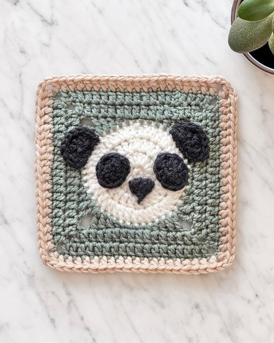 Red Panda granny square